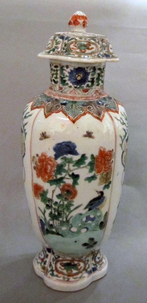 2000.0061.084.002 A,B Porcelain flower container