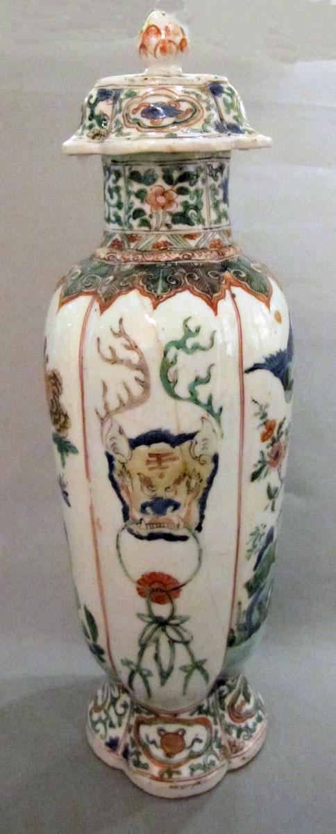 2000.0061.084.003 A,B Porcelain flower container face 2