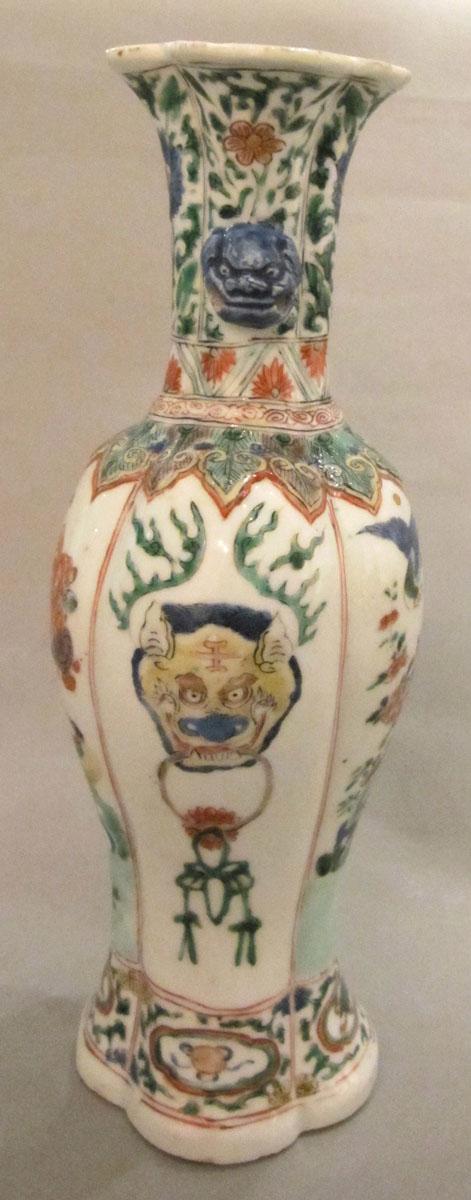 2000.0061.084.004 Porcelain flower container face 2