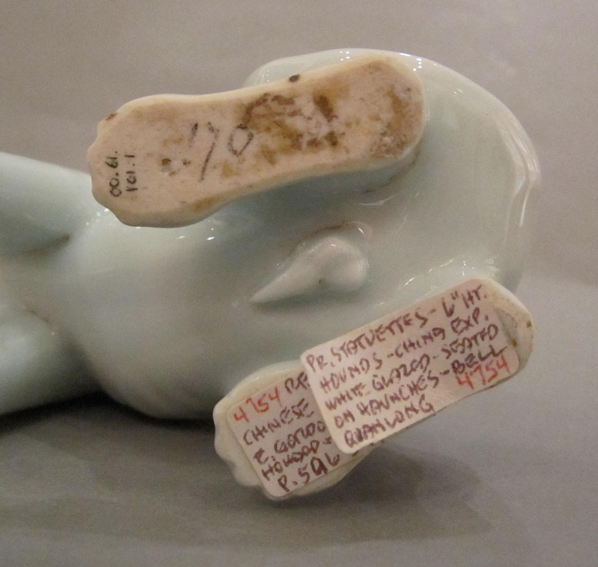 2000.0061.101.001 Porcelain figure label 1