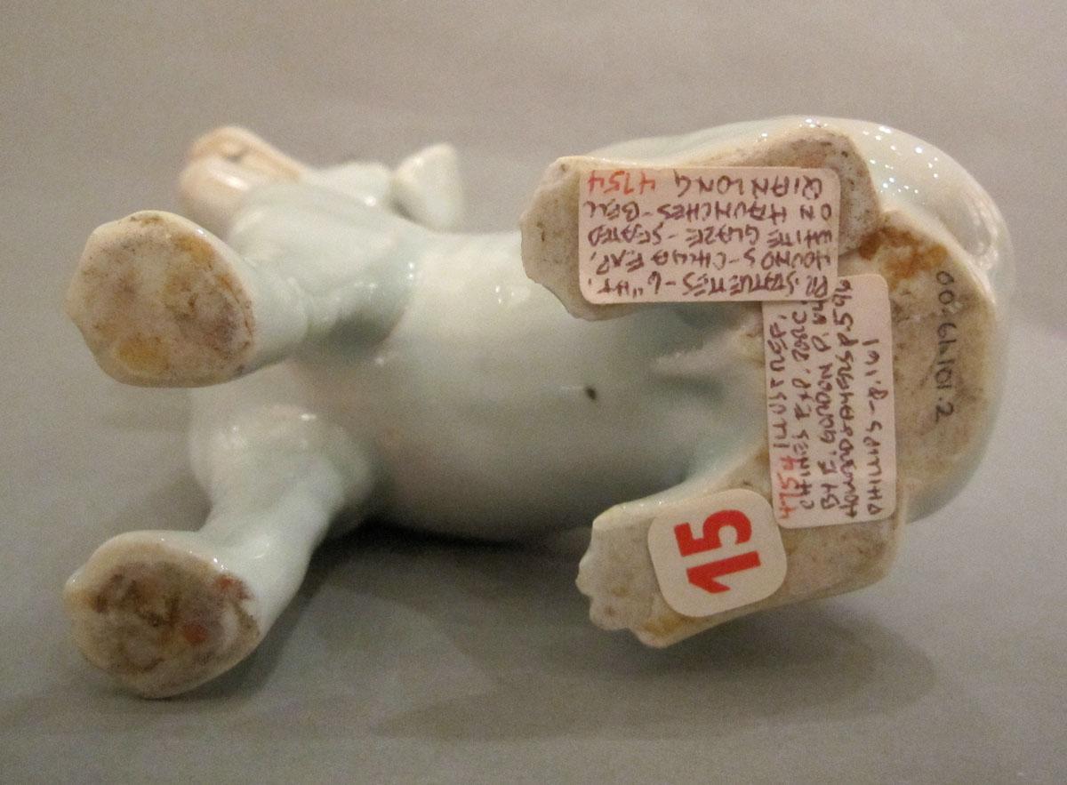 2000.0061.101.002 Porcelain figure underside