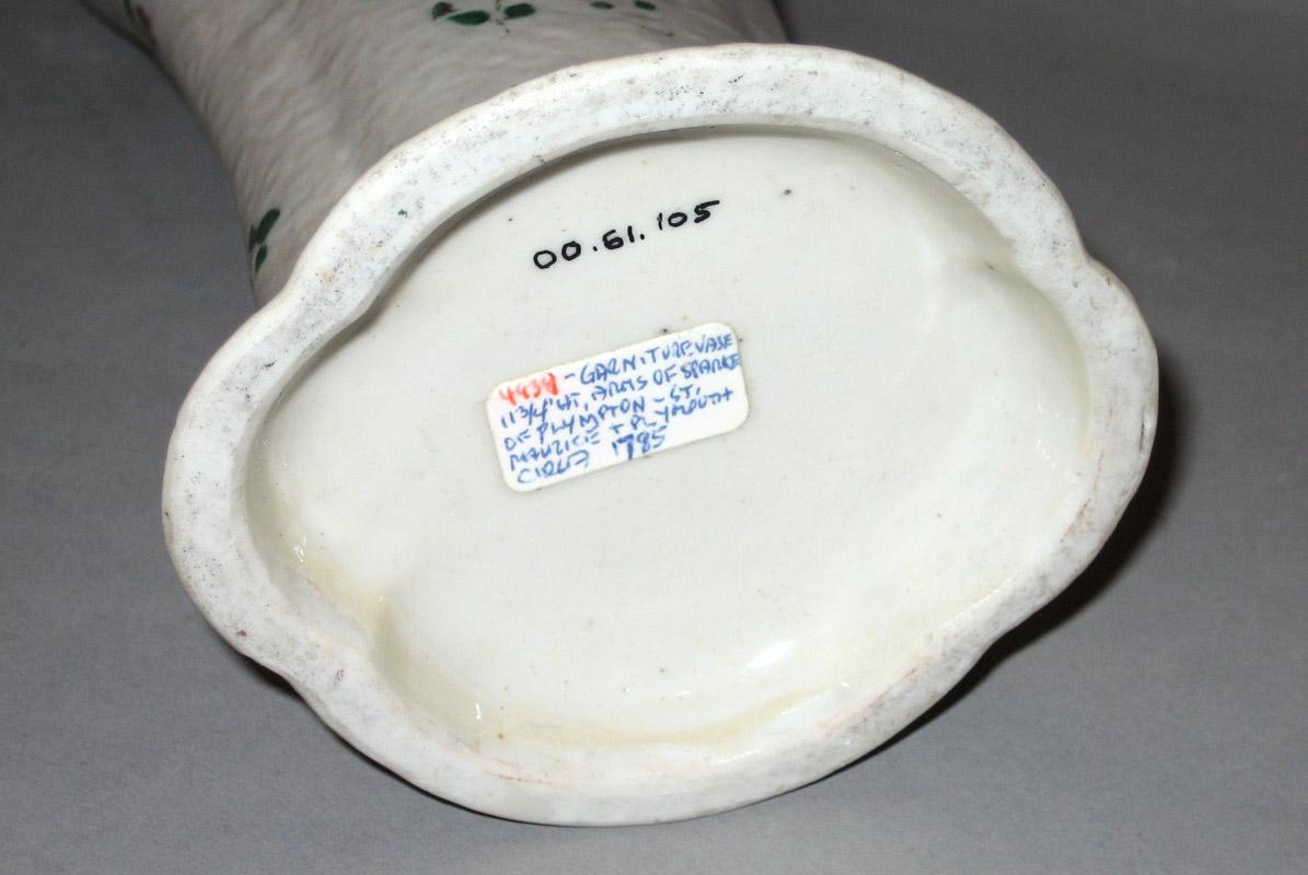 2000.0061.105 Flower container underside