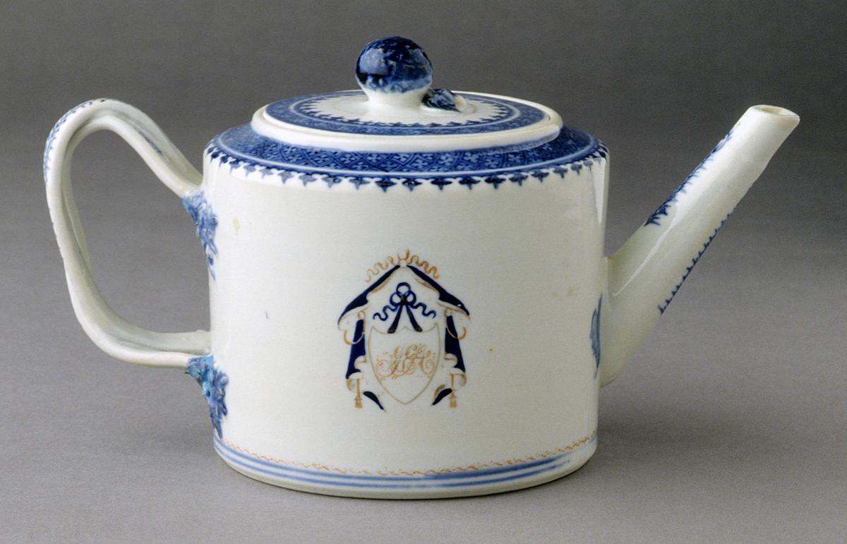 2000.0061.107.001 A,B Teapot