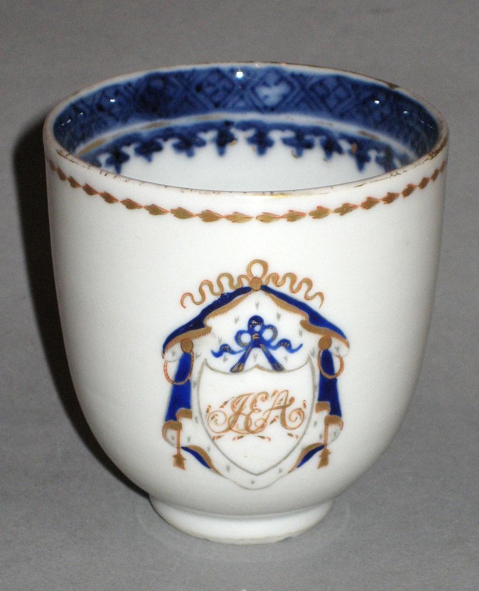 2000.0061.107.003 Porcelain coffee cup front