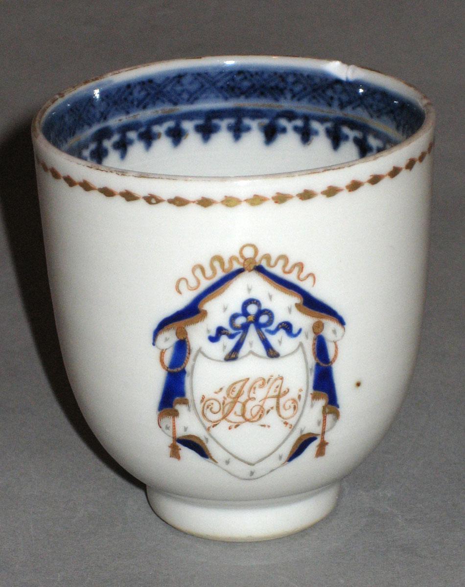 2000.0061.107.004 Porcelain coffee cup front