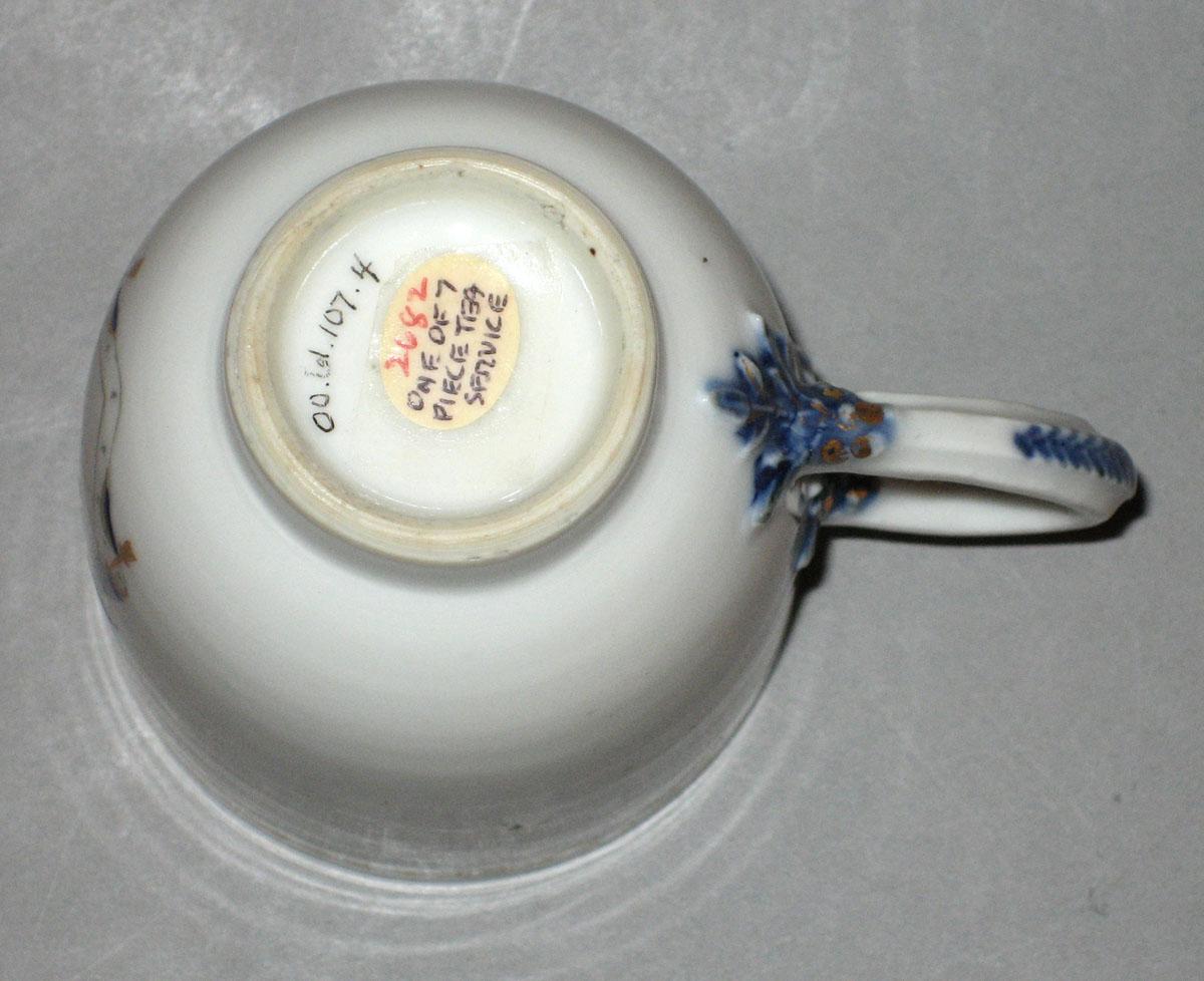 2000.0061.107.004 Porcelain coffee cup underside