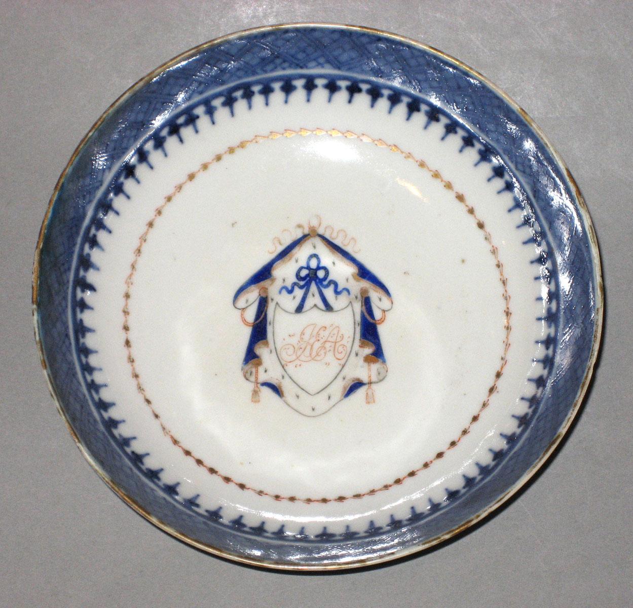 2000.0061.107.005 Porcelain saucer