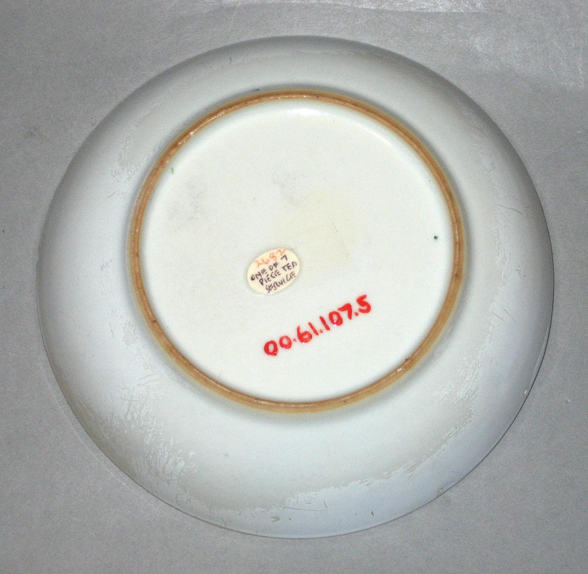 2000.0061.107.005 Porcelain saucer underside