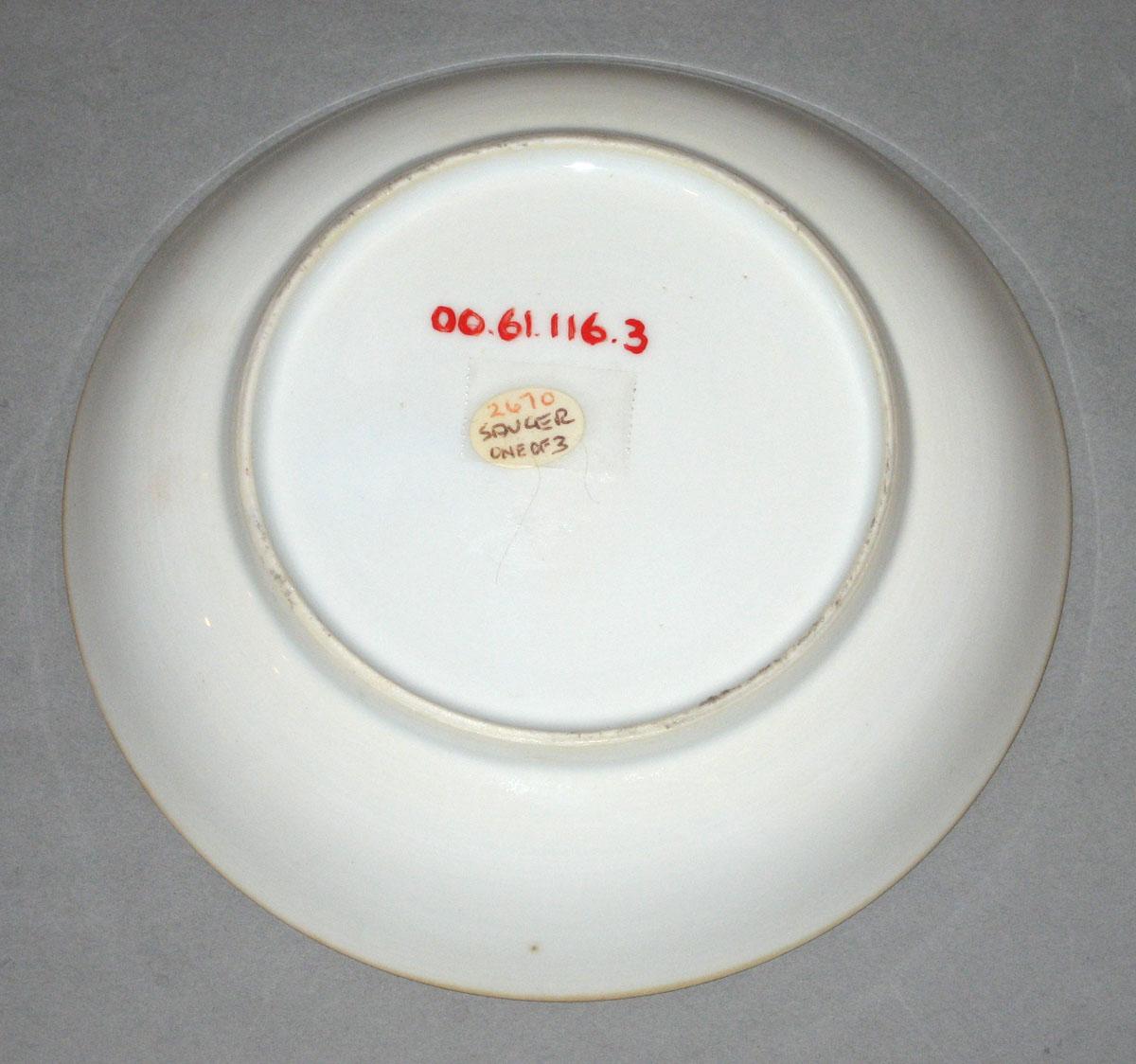 2000.0061.116.003 Porcelain saucer underside