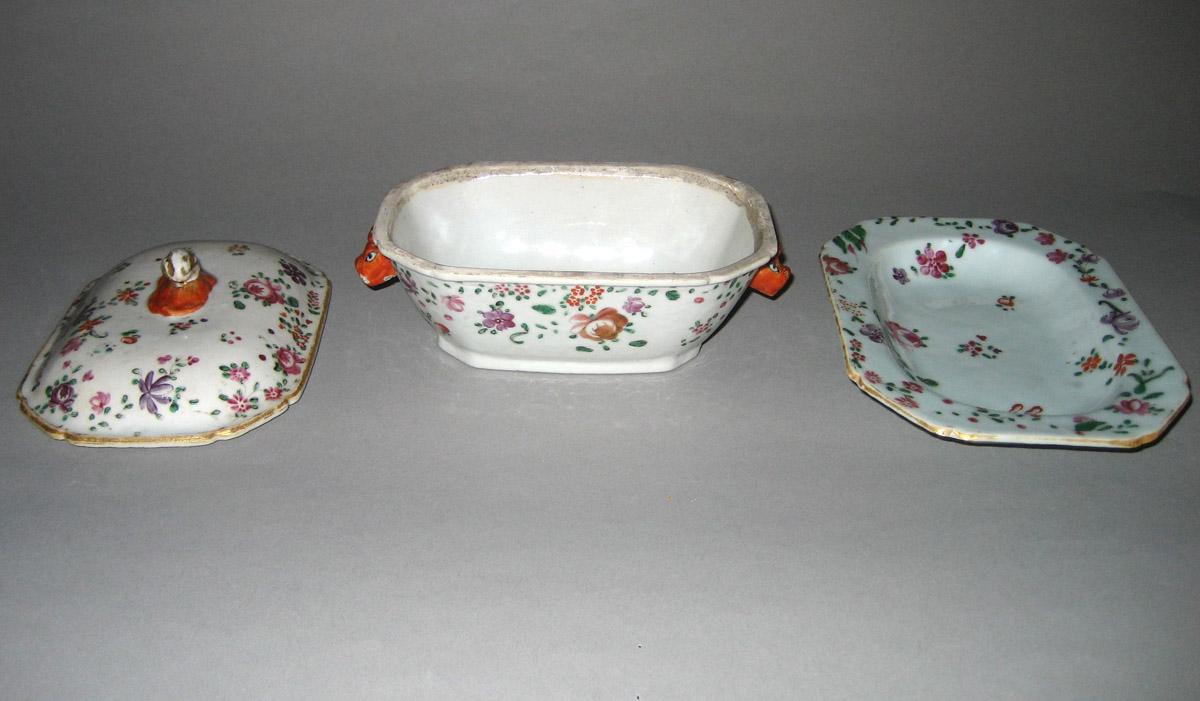 2000.0061.119 Tureen separate pieces