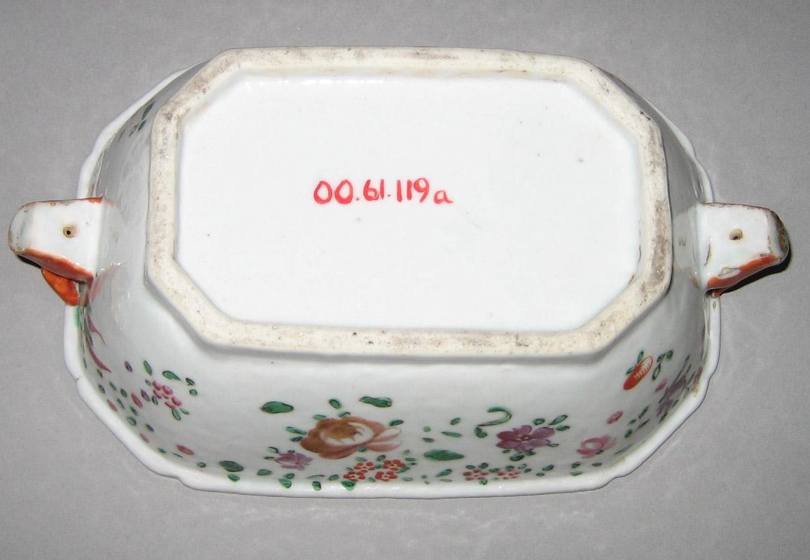 2000.0061.119 Tureen underside