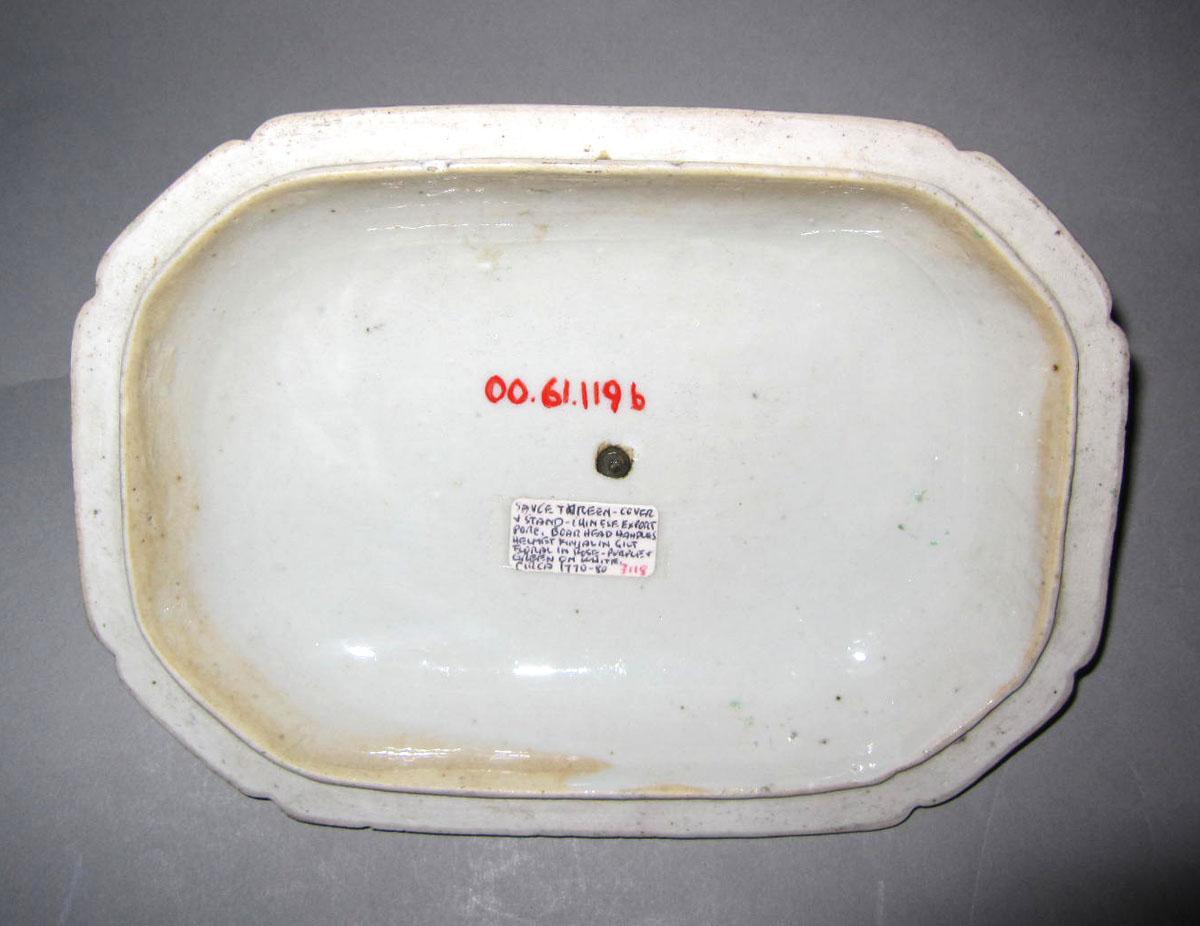 2000.0061.119 B Porcelin tureen cover underside