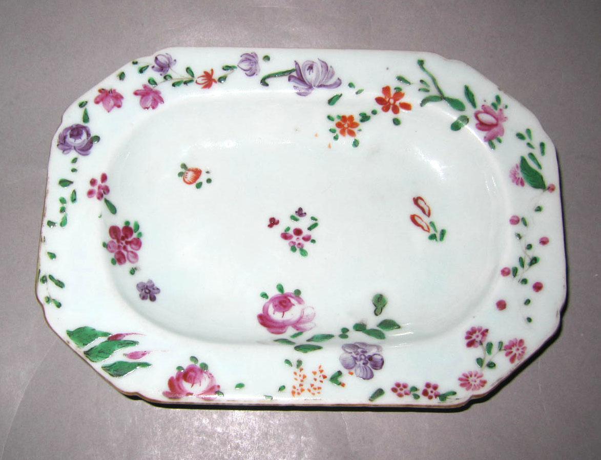 2000.0061.119 C Porcelin tureen stand