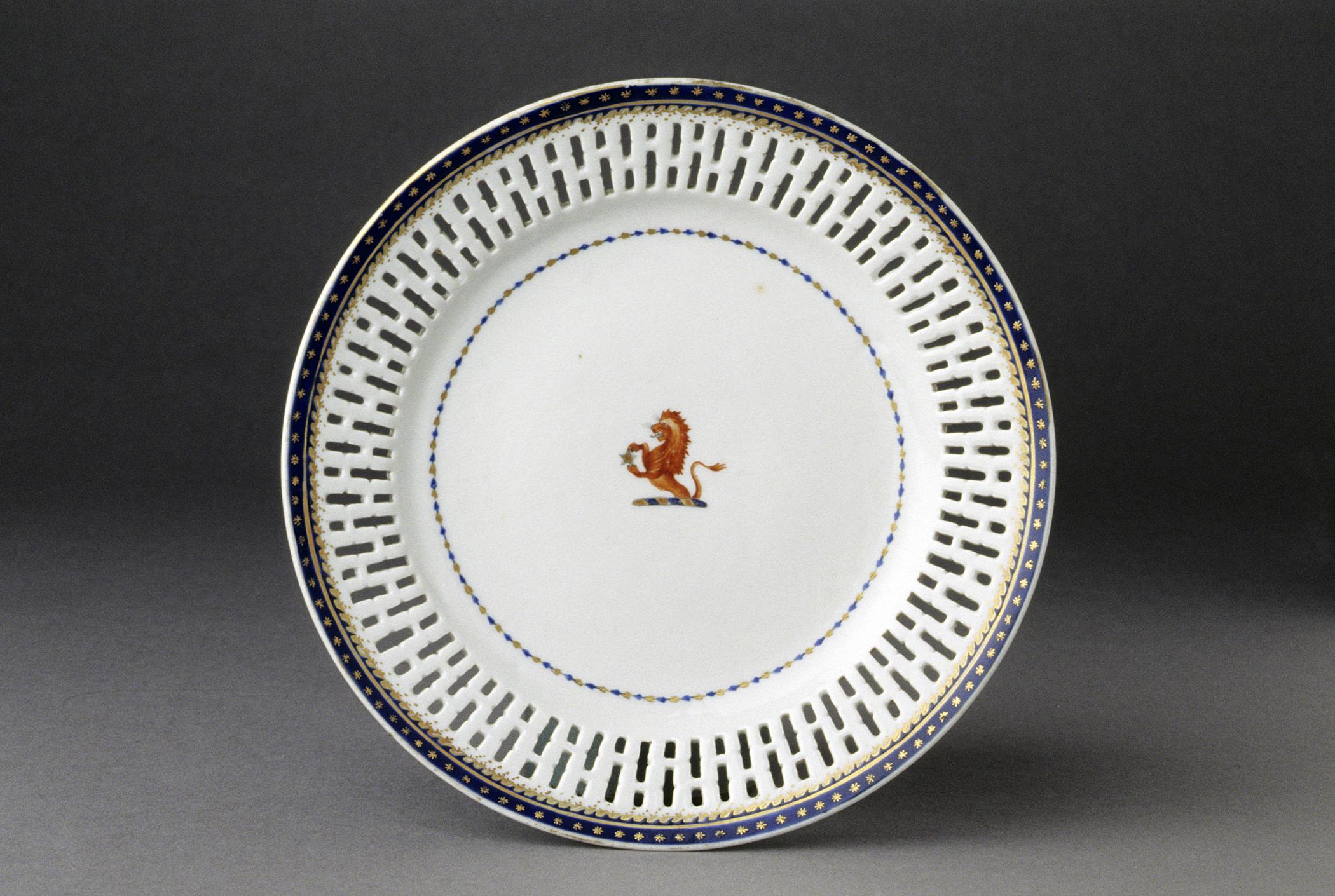 2000.0061.121 Plate