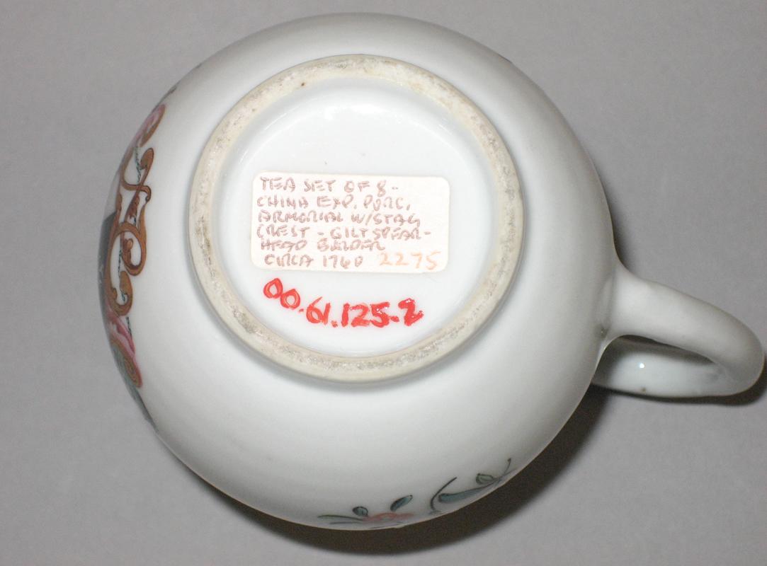 2000.0061.125.002 Cream or milk jug underside
