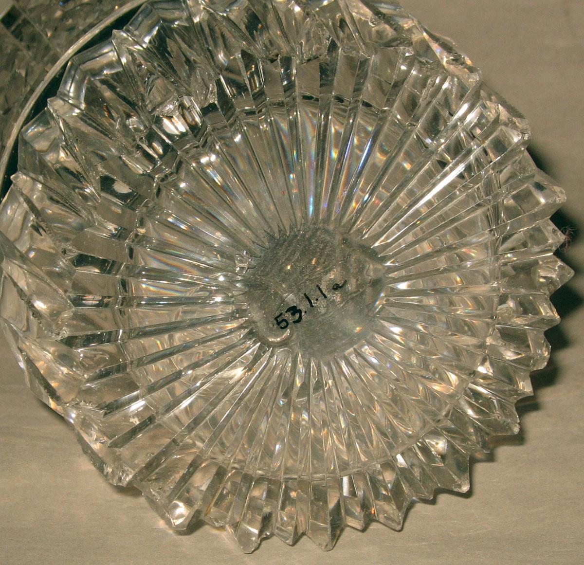1953.0001.001 A Cut glass decanter (underside)