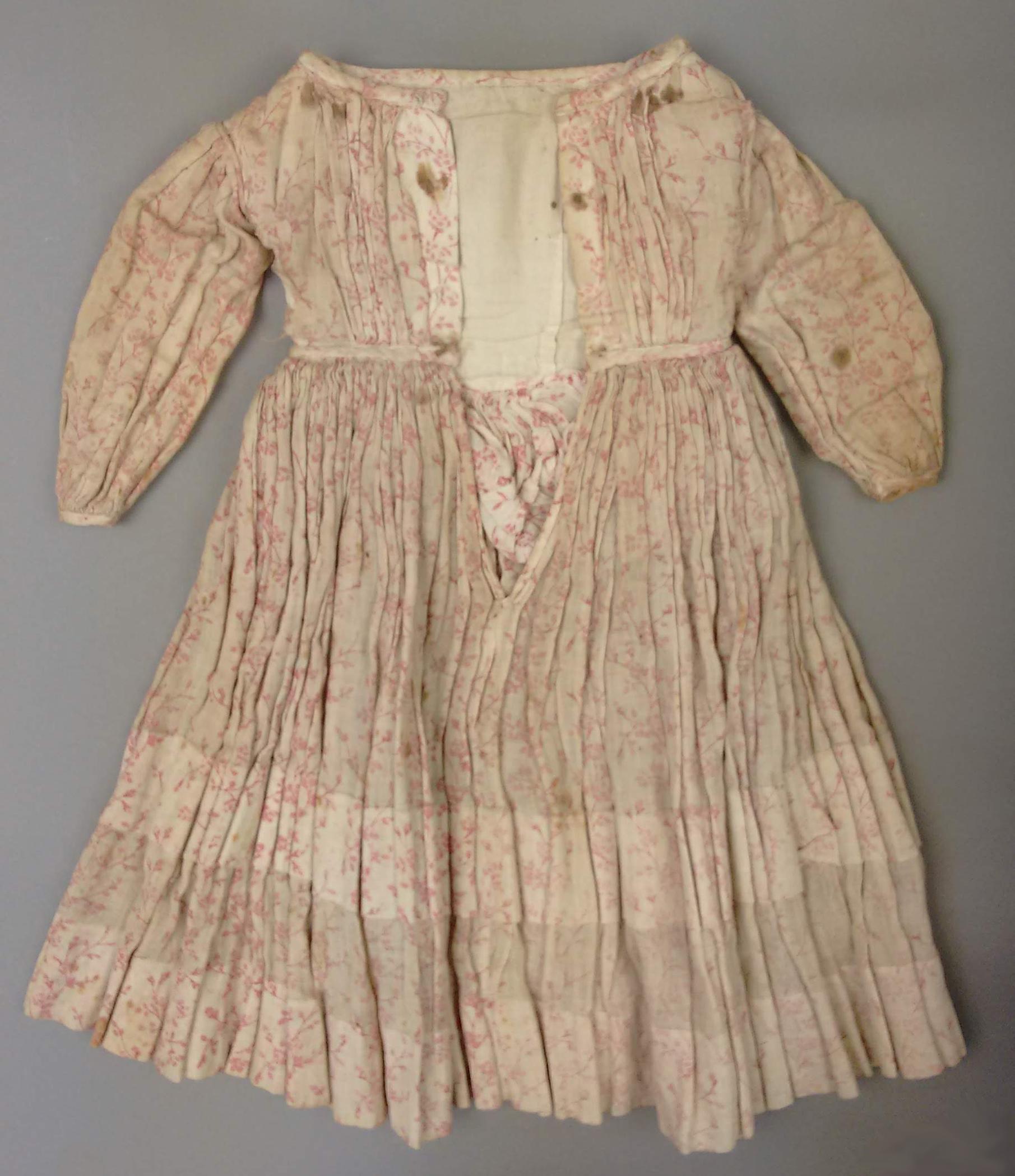 2000.0074.001 K Doll dress, view 2