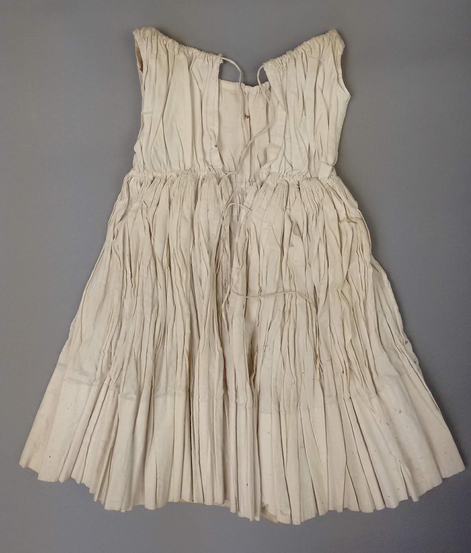 2000.0074.001 J Doll petticoat, view 1