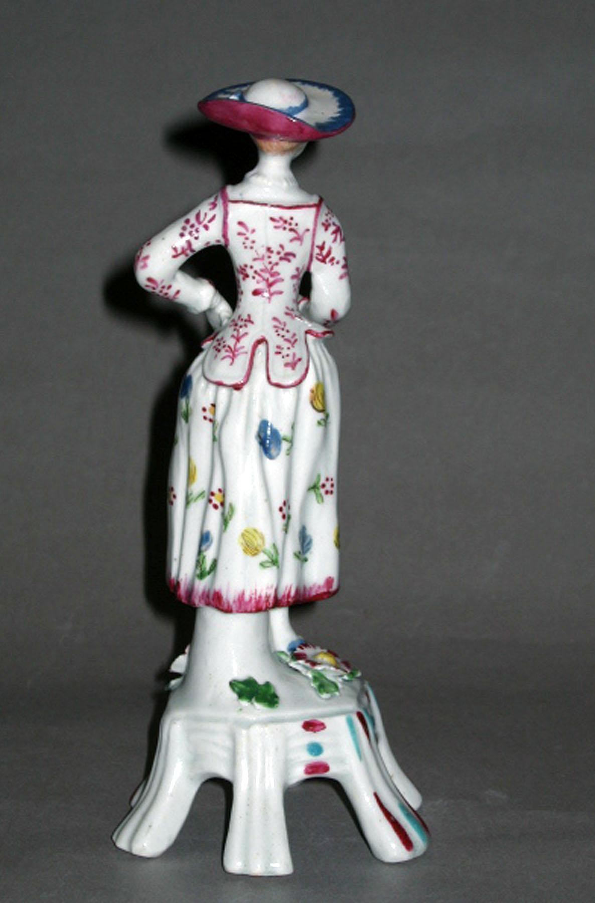 2000.0075.002 Porcelain figure (reverse)