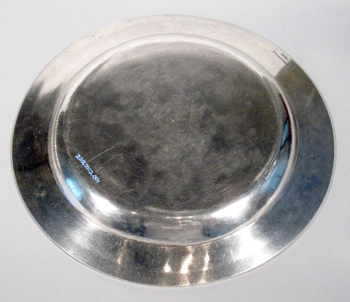 2001.0002.001 Silver Plate underside