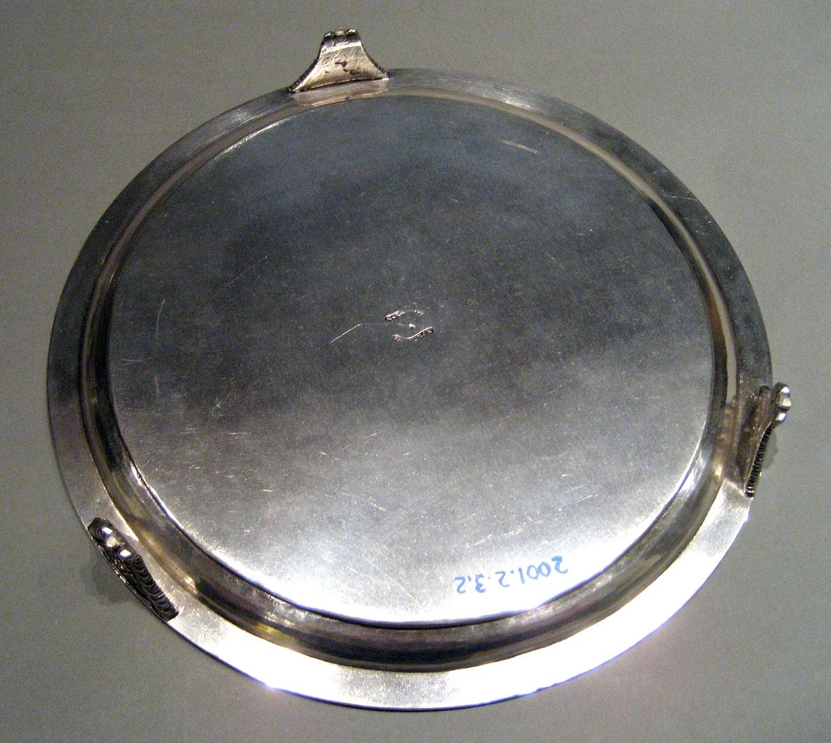 2001.0002.003.002 Silver Salver underside