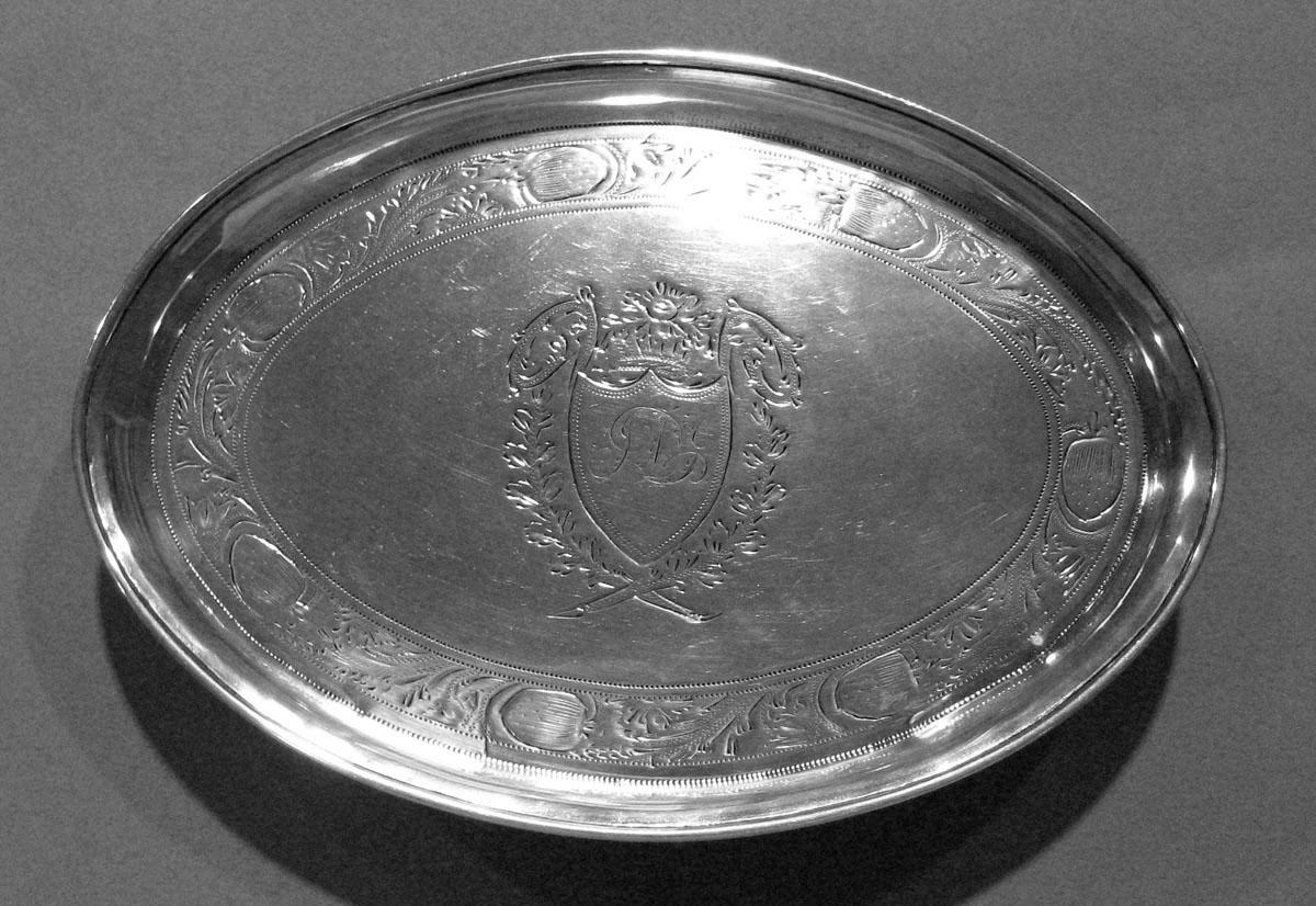 2001.0002.004 Silver Teapot Stand upper surface