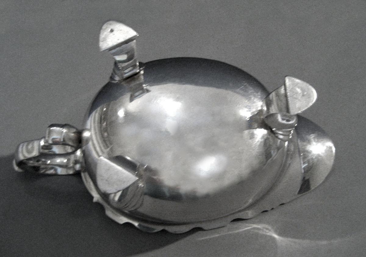 2001.0002.006.001 Silver Sauceboat underside