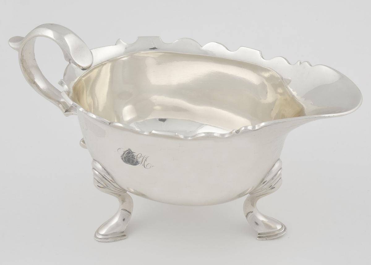 2001.0002.006.002 Silver Sauceboat