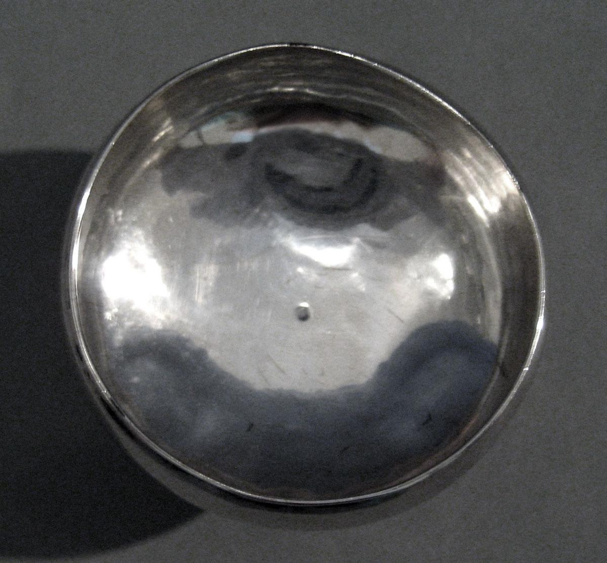 2001.0002.011.001 Silver Salt Cellar interior