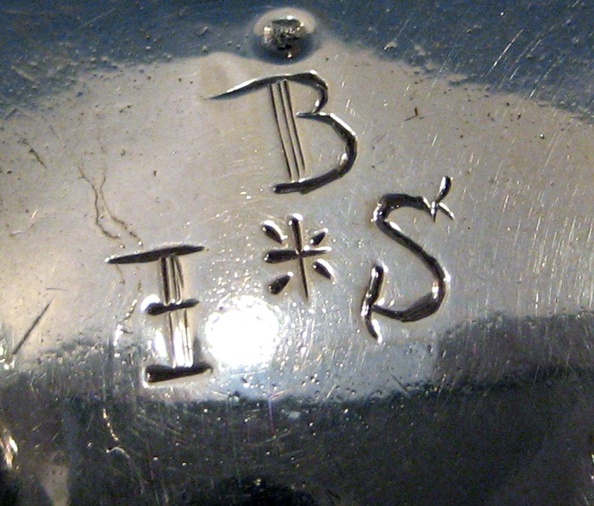 2001.0002.011.001 Silver Salt Cellar engraving