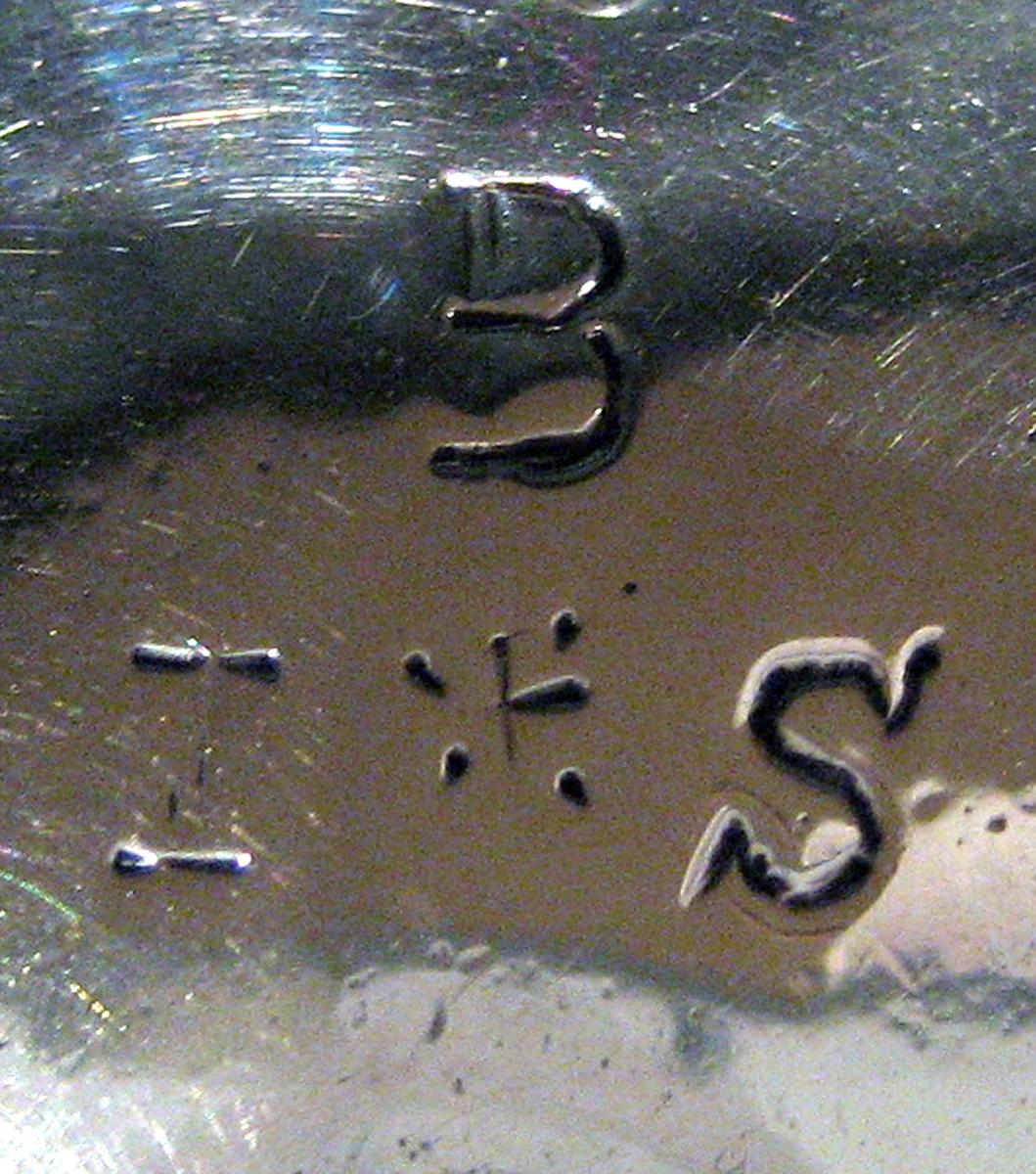 2001.0002.011.002 Silver Salt Cellar engraving