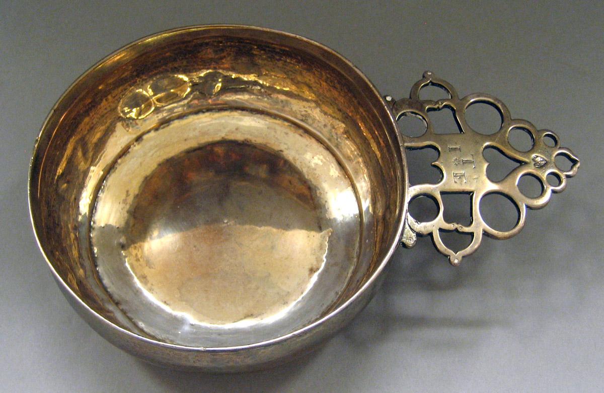 2001.0002.019 Silver Porringer top view