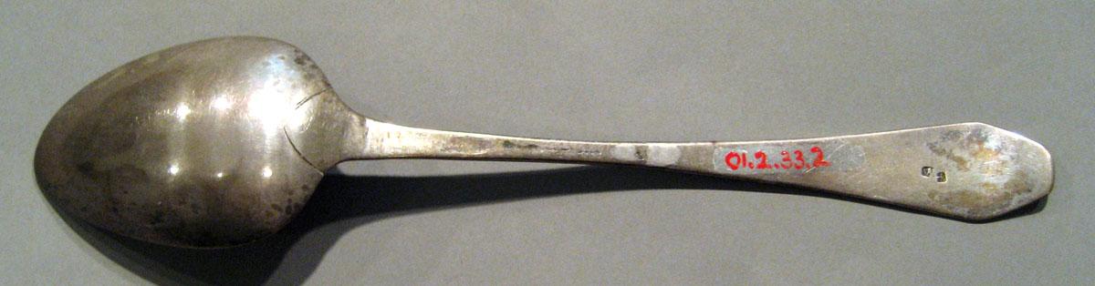 2001.0002.033.002 Silver Spoon underside