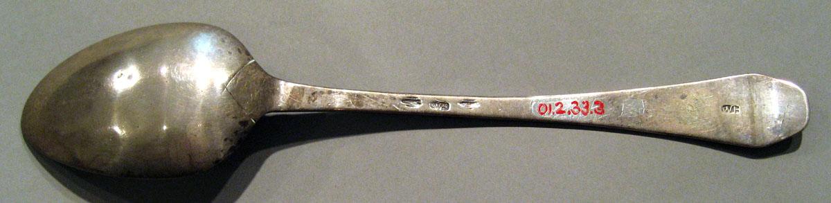 2001.0002.033.003 Silver Spoon underside