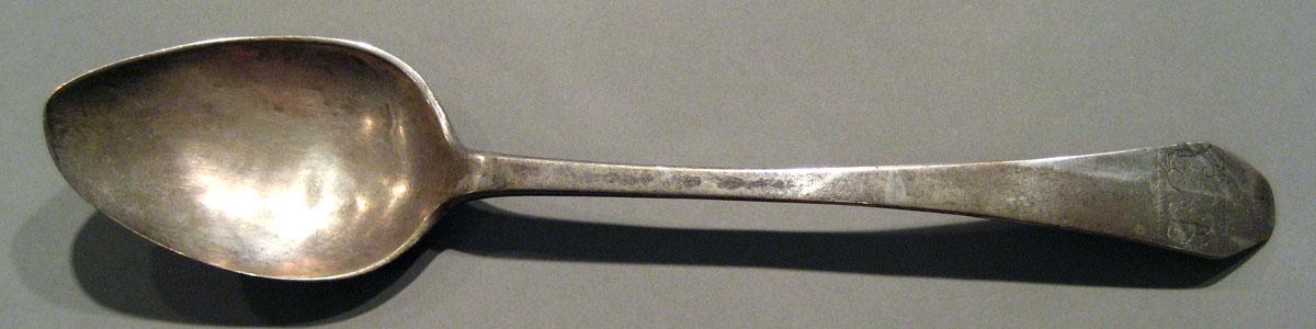 2001.0002.033.004 Silver Spoon upper surface