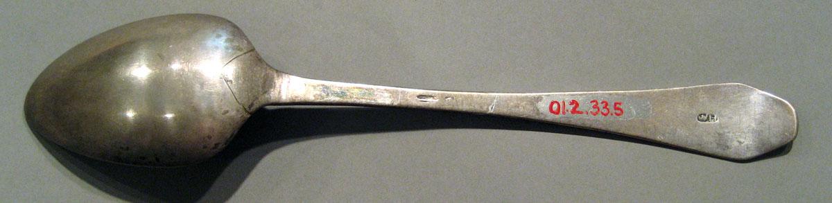 2001.0002.033.005 Silver Spoon underside