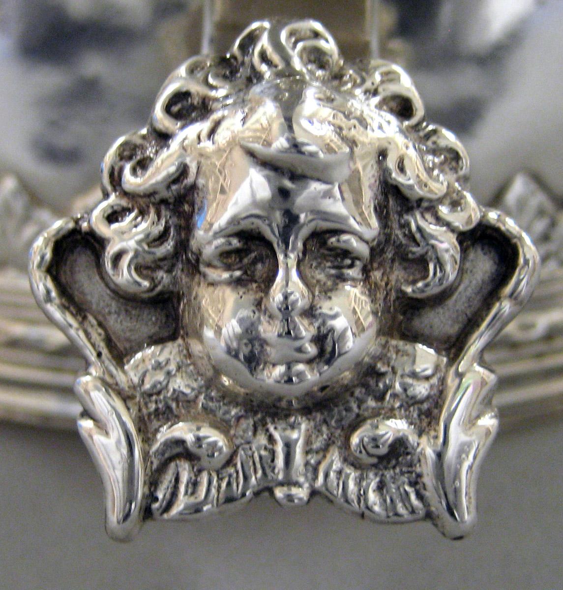 2001.0002.037 Silver Tankard detail handle 2