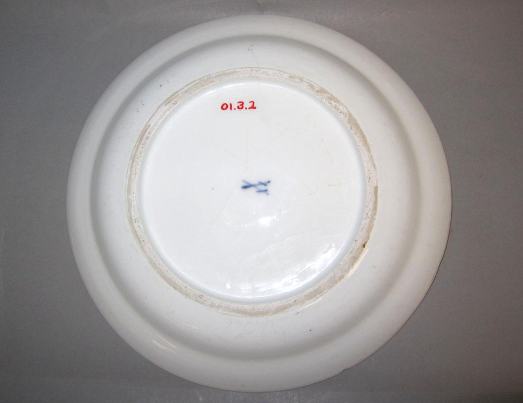 2001.0003.002 Plate or bowl underside