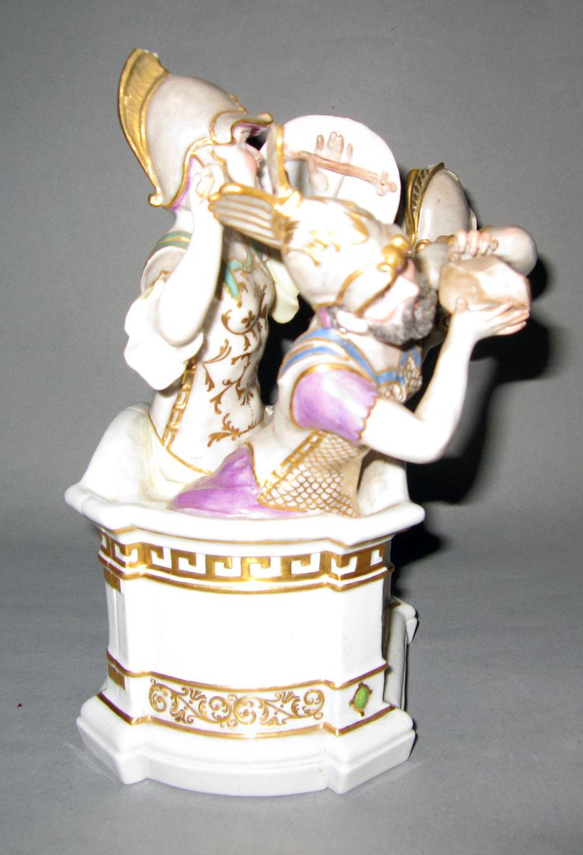 2001.0003.004.001 B Porcelain figure face 4