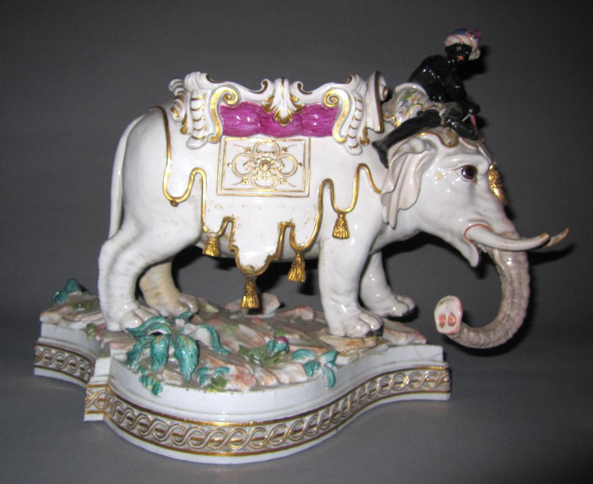 2001.0003.004.001 A Porcelain figure