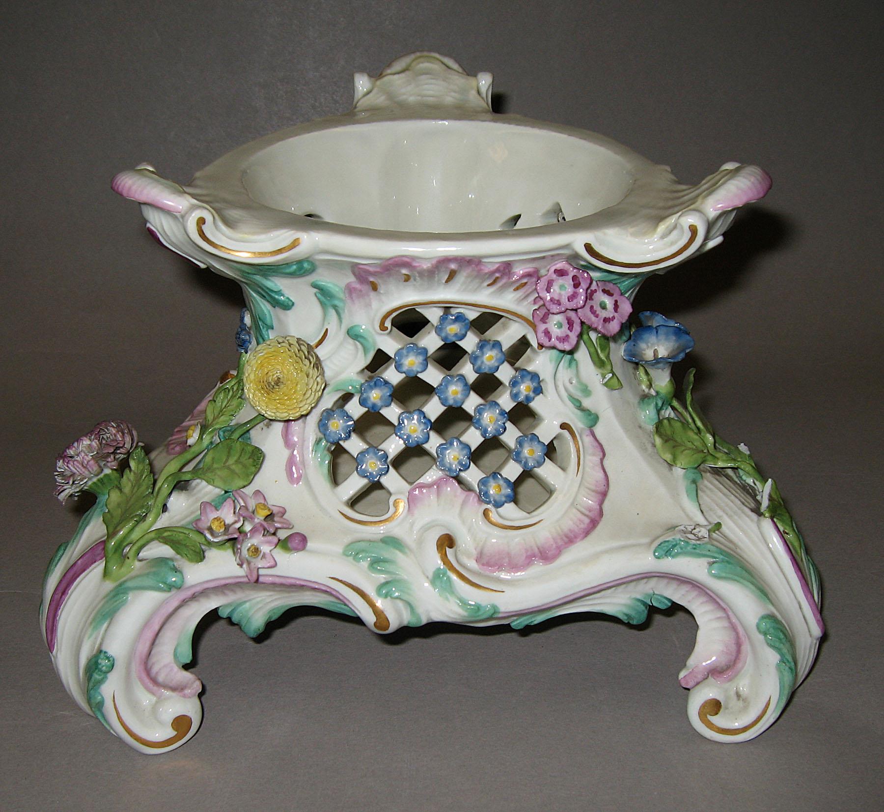 2001.0003.006.001 B Stand