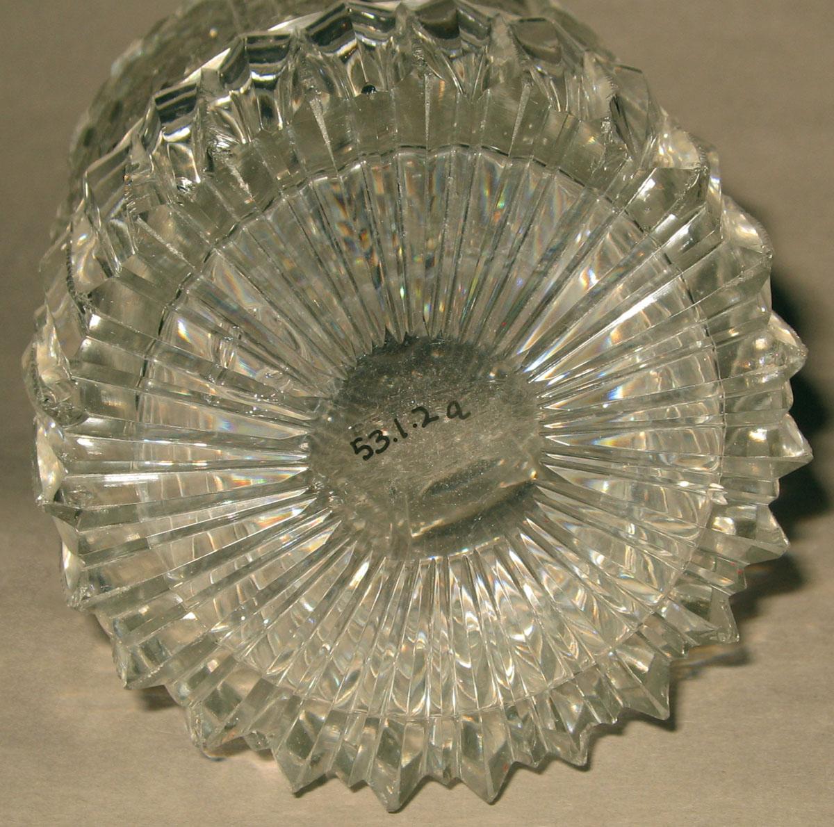 1953.0001.002 A Cut glass decanter (underside)