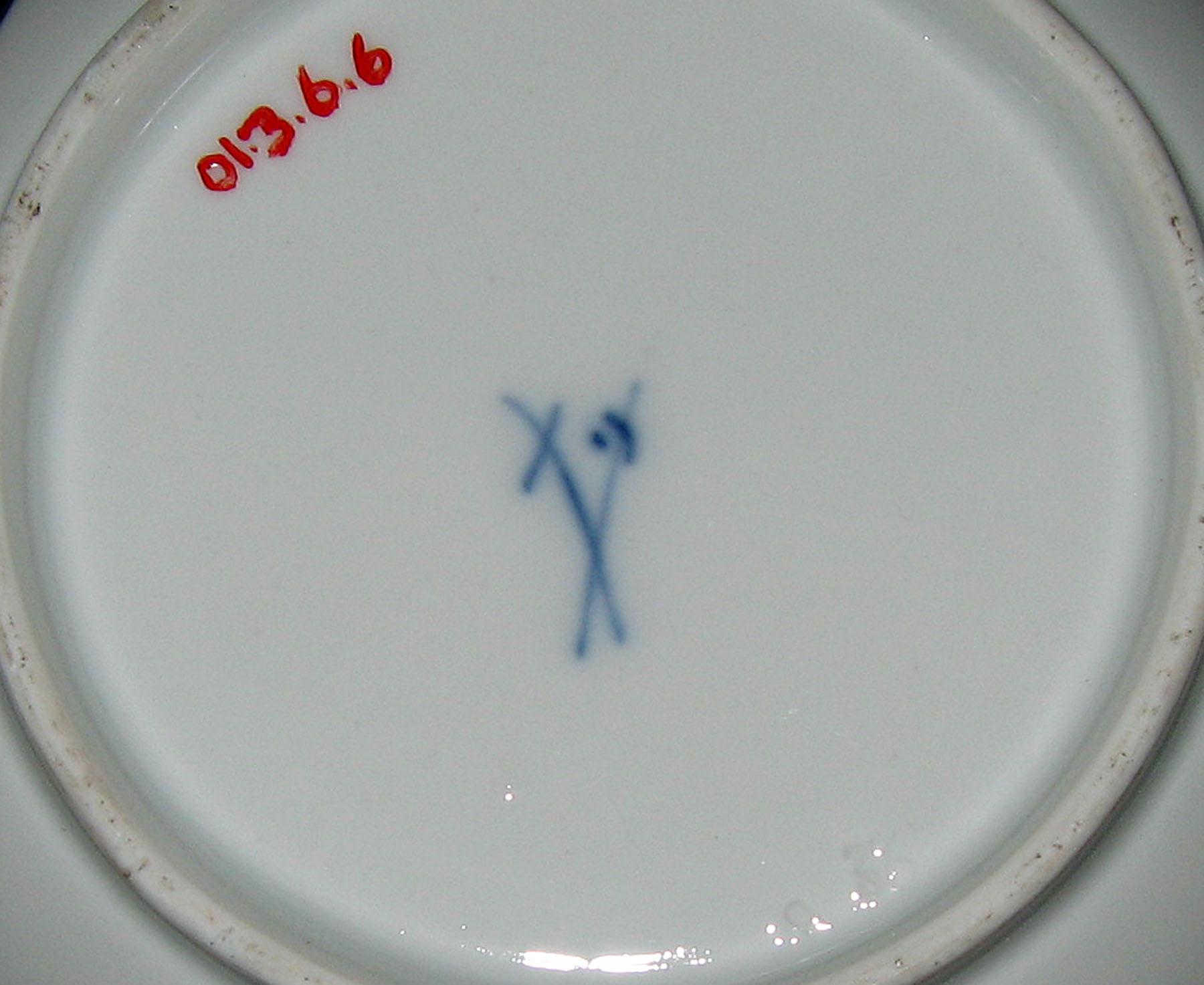 2001.0003.006.006  Slop bowl (mark)