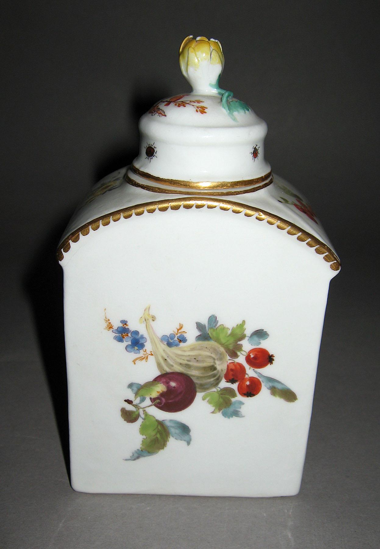 2001.0003.006.008 A, B Tea canister