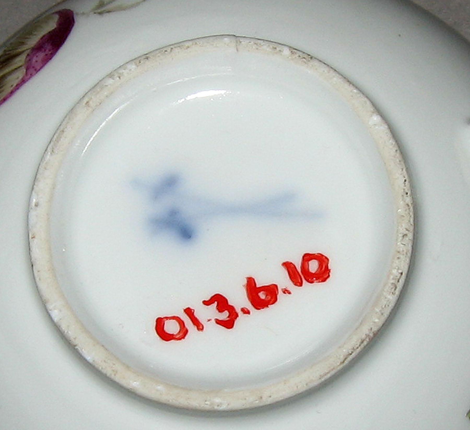 2001.0003.006.010 Teacup (mark)