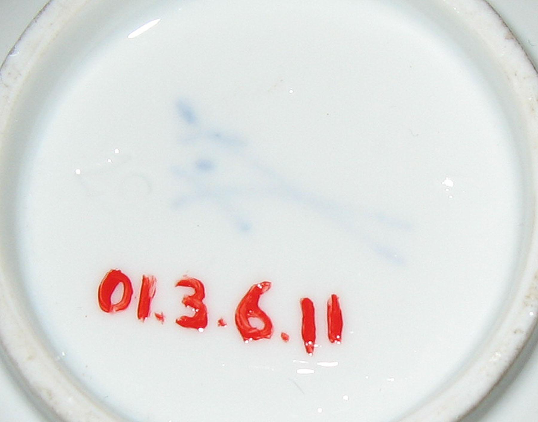 2001.0003.006.011 Teacup (mark)