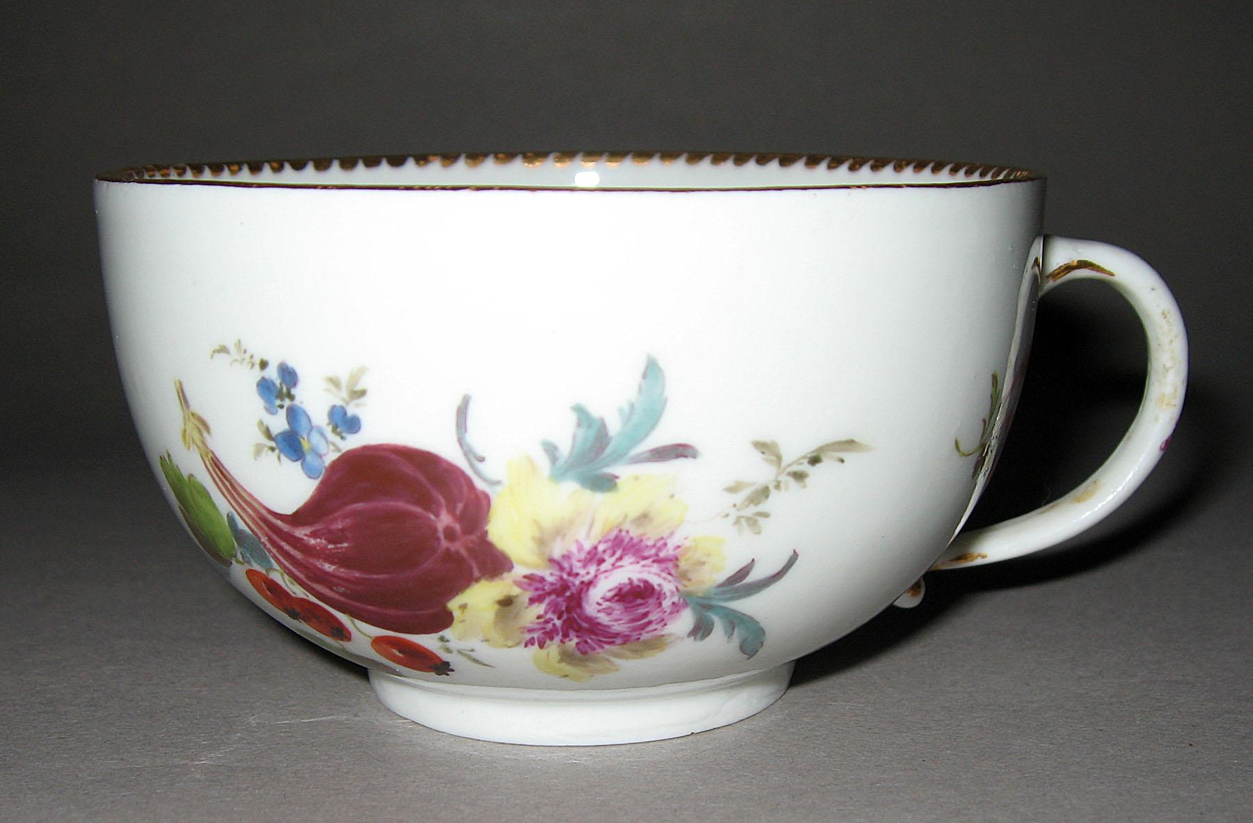 2001.0003.006.013 Teacup