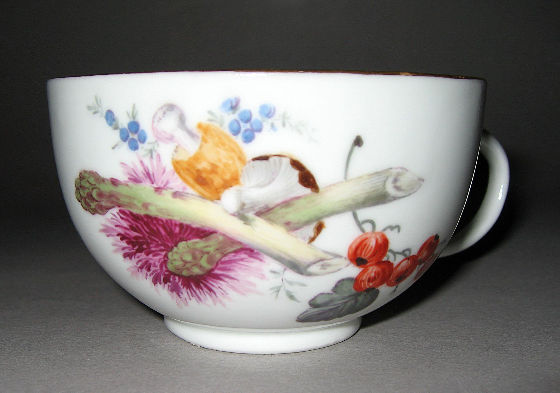 2001.0003.006.016 Teacup