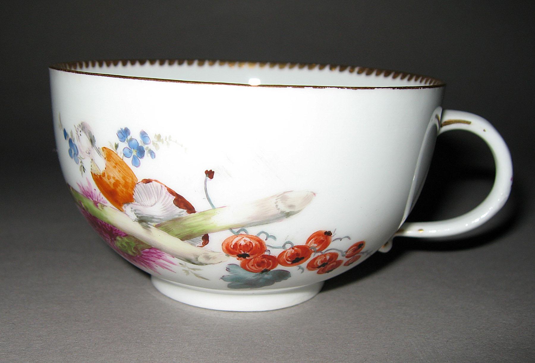 2001.0003.006.018 Teacup