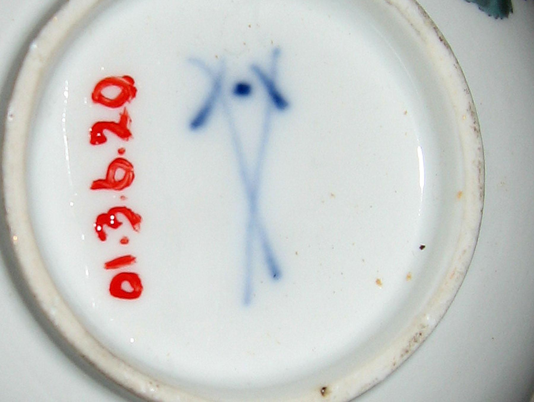2001.0003.006.020 Teacup (mark)